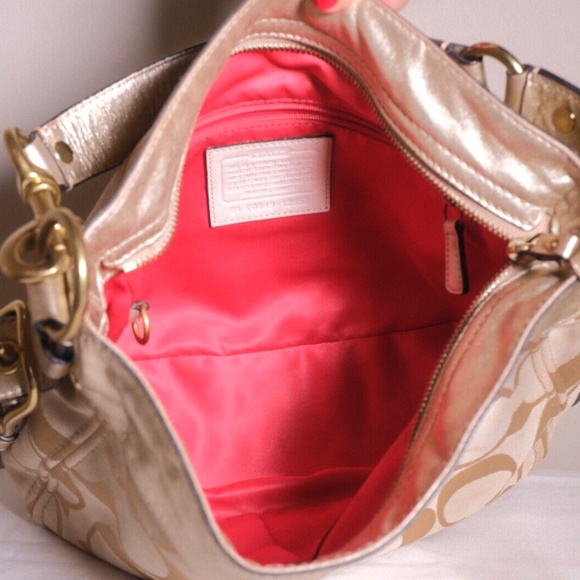 Coach Signature Zoe Gold and Tan shoulder bag - Picture 4 of 5